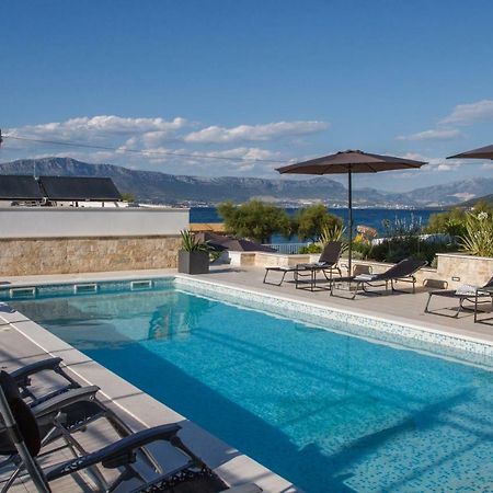 Luxury Poolside Villa Slatine Exterior foto