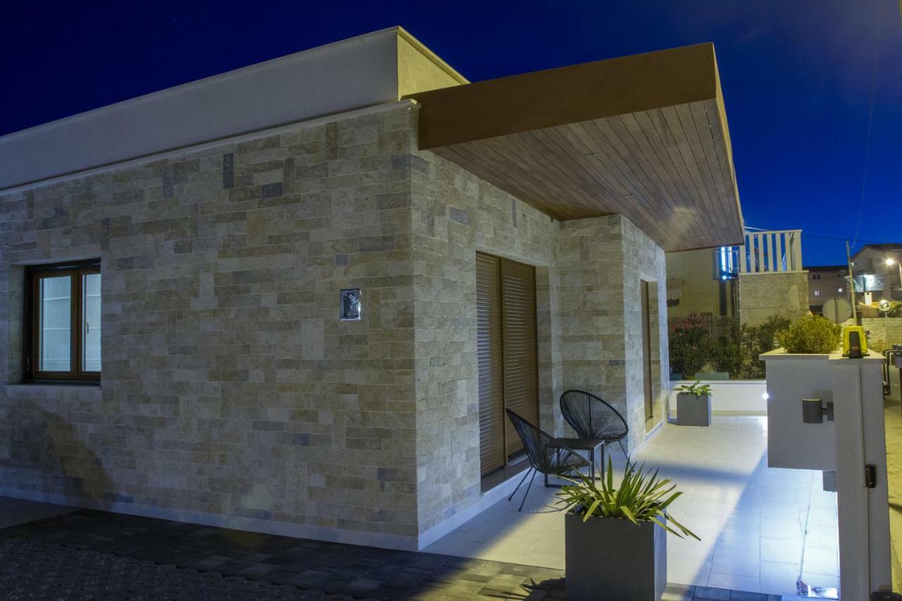 Luxury Poolside Villa Slatine Exterior foto